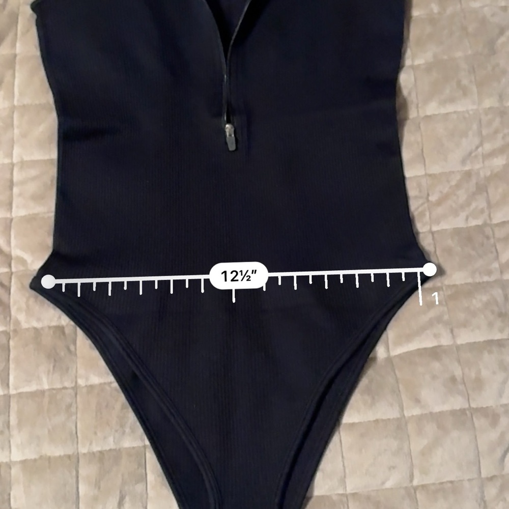 𝐍𝐖𝐎𝐓 OQQ Medium Black Ribbed Half Zip Sleeveless 𝐁𝐨𝐝𝐲𝐬𝐮𝐢𝐭 - Picture 6 of 6